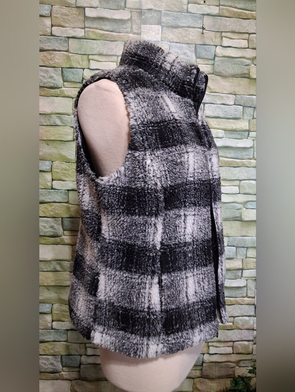 Ladies Medium Zip Christopher & Banks Plaid Sherpa Vest